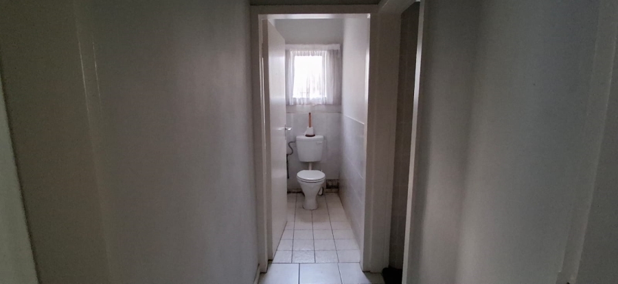 7 Bedroom Property for Sale in Bonza Bay Eastern Cape